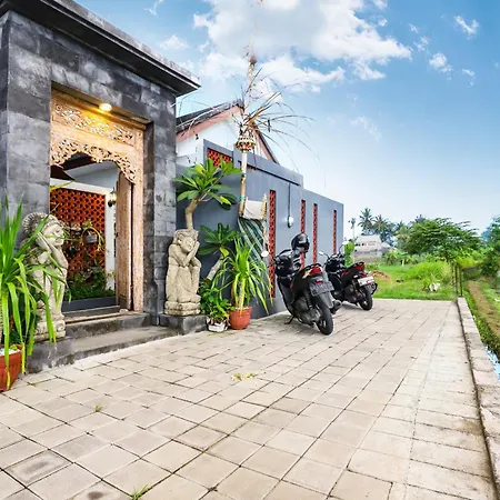 White Blue House 6 -Pvt Room, Shared Pool&Kitchen